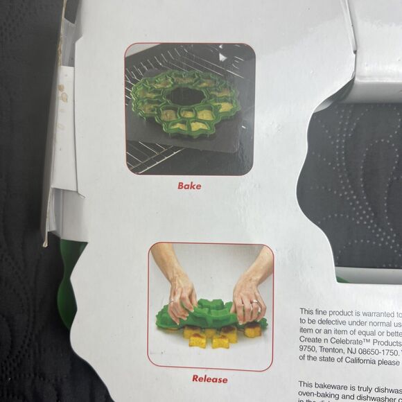 Create n Celebrate with Cupcakes Wreath Pull-a-Part Cupcake Mold Christmas  NEW! - Picture 7 of 14